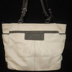 Coach Soho White and Gray Leather Pleated Gallery Tote Shoulder Bag